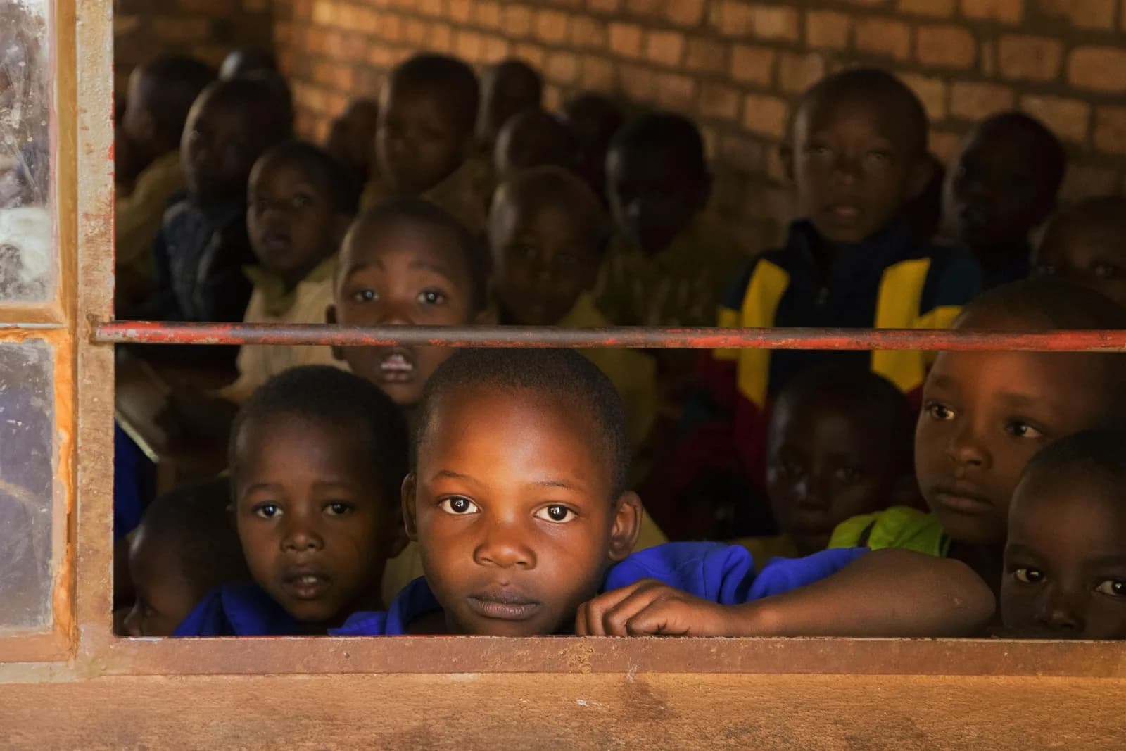 Enfants mauritaniens heureux d'apprendre